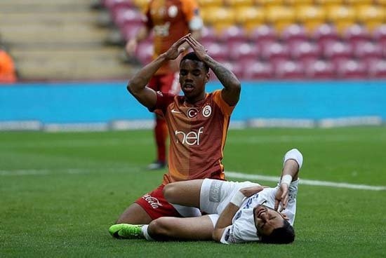 Buna göre; Celta Vigo, bu sezon Sarı-kırmızılılarda 37 maçta 8 gol atıp, 9 asist yapan Garry Rodrigues'i, Emre Mor'a karşılık isteyecek.