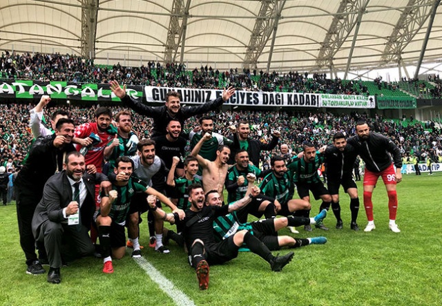 Ev sahibi ekip Batuhan Karadeniz'in golüyle sahadan 1-0 galip ayrıldı. Sakaryaspor, maçta bir de penaltı kaçırdı.