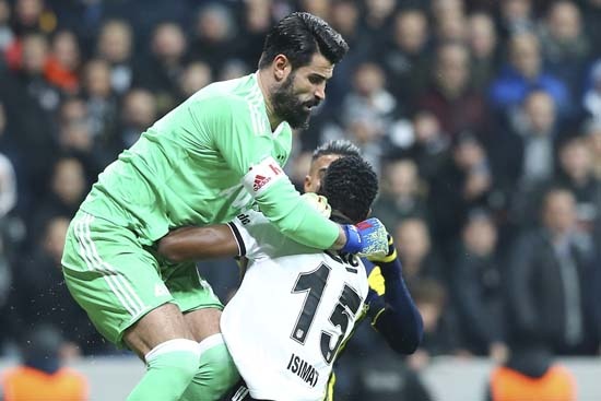 Fenerbahçe maçında yaptığı hatalar nedeniyle beraberlikte baş sorumlu isimlerden biri olarak gösterilen Fransız yıldızın bu nedenle Kayseri'de oynatılmadığı belirlendi.