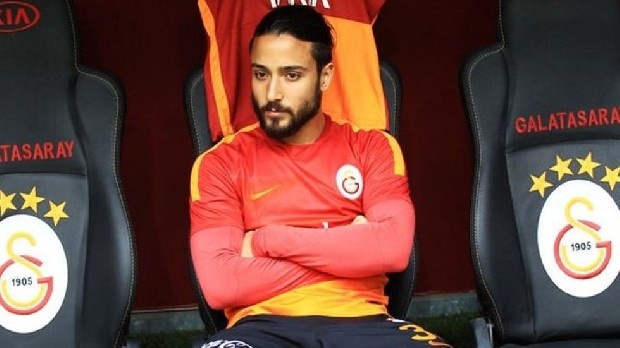 Galatasaray'dan yıllık 1.6 milyon Euro alan Tarık Çamdal'ın takımdan ayrılması gündemde. Galatasaray, geçen sezon Süper Lig'de 1 dakika bile forma giymeyen Tarık'ın maliyetinin yüzde 50'sinden kurtulmayı planlıyor. (Fanatik)