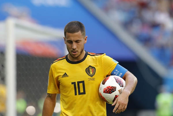 Adı uzun bir süredir Real Madrid'le birlikte anılan Eden Hazard'la ilgili transfer dedikoduları son dönemlerde iyice artmıştı. Chelsea'nin Belçikalı süperstarı da Dünya Kupası dönüşünde yaptığı açıklamayla transfere yeşil ışık yakmıştı.