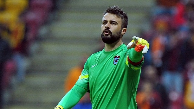 Onur Kıvrak bu sezon Trabzonspor formasıyla 12 karşılaşmada forma giydi.

Tecrübeli file bekçisi 2008 yılından beri Trabzonspor formasını giyiyor. Onur bu süre içinde Trabzonspor formasıyla 250 karşılaşmada takımının formasını terletti.