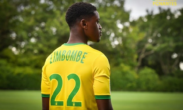 Fenerbahçe scoutlarının dün Ligue 1'de oynanan Nantes- Rennes maçını izlediği bildirildi. Transfer çalışmalarını tüm hızıyla sürdüren Fenerbahçe'de gözler Fransa'ya çevrildi. Fenerbahçe scoutlarının dün Ligue 1'de oynanan Nantes- Rennes maçını izlediği bildirildi. Sarı-lacivertlilerin iki takımdan bazı oyuncularla ilgilendiği belirtiliyor. Bu isimlerin Rennes'in Torino'dan kiraladığı forvet Mbaye Niang ile Nantes'ın kanat oyuncuları Limbombe ve Del Castillo oldukları ileri sürüldü. (Fotomaç)