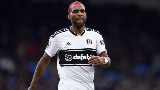 Galatasaray taraftarları, Ryan Babel transferinin açıklanması için geri sayıma geçerken Hollanda'dan gelen bir son dakika haberi şok etkisi yarattı. Fulham'dan ayrılan yıldız futbolcunun altyapısından yetiştiği Ajax ile görüşme hâlinde olduğu ve ülkesine dönmeye sıcak baktığı öğrenildi.