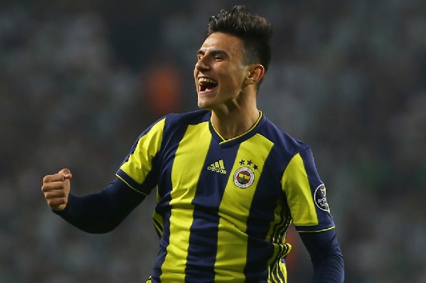 Makedon orta saha Eljif, tercih döneminde. A.Madrid, Inter ve Tottenham’ın istediği 19’luk orta saha, karar vermekte zorluk yaşıyor. F.Bahçe, 15 milyon euro belirledi. Eljif’ten gelecek para kaynak olacak. (Akşam)