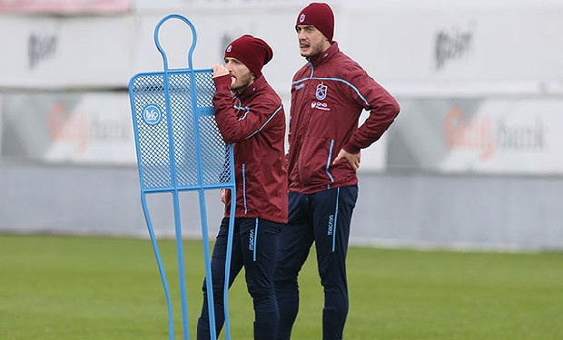 Trabzonspor'da, 25 yaşındaki orta saha oyuncusu Batuhan Artarslan'ın sözleşmesi karşılıklı olarak feshedildi.