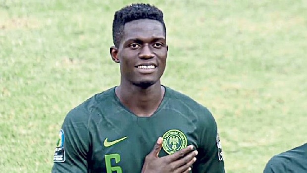 Valentine Ozornwafor Galatasaray için İstanbul'da!..Scout ekibi tarafından keşfedilip teknik heyete önerilen, onay çıktıktan sonra sessiz sedasız transfer girişimine başlanan 20 yaşındaki Nijeryalı stoper Valentine Ozornwafor, İstanbul’a gelerek sağlık kontrolünden geçti. (Fanatik)