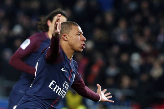 Gazete, PSG'nin Toulouse'u 1-0 yendiği maçta Neymar'la tartışan Kylian M'bappe'nin yönetim tarafından takımdan gönderilmek istendiği ve bu doğrultuda Coutinho karşılığında Barça'ya önerileceğini yazdı.