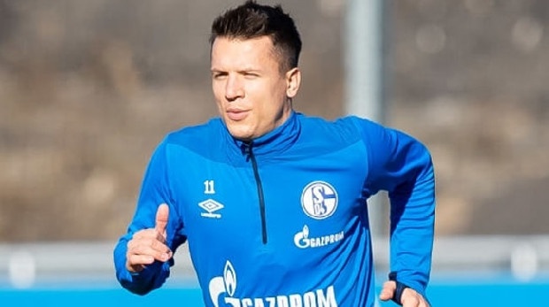 Beşiktaş, forvete takviye için uzun süredir peşinde olduğu Yevhen Konoplyanka için kulübü Stuttgart’a son teklifini yaparak beklemeye geçti. (Star)