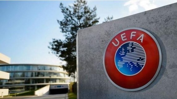 Ayrıca Fenerbahçe ve Beşiktaş'a da Finansal Fair Play (FFP) kuralları gereği ancak satabildiği kadar oyuncu alma şartı getirilmişti.