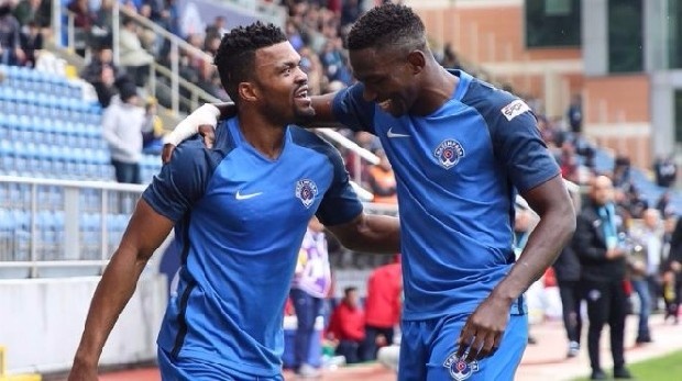 41 maçta; 13 gol, 7asist
Tunus ekibi ES Tunis'dan 2016/17 sezonu öncesi transfer edilen Samuel Eduok, Paşa formasıyla çıktığı 41 maçta; 13 gol ile 7 asist kaydetti.