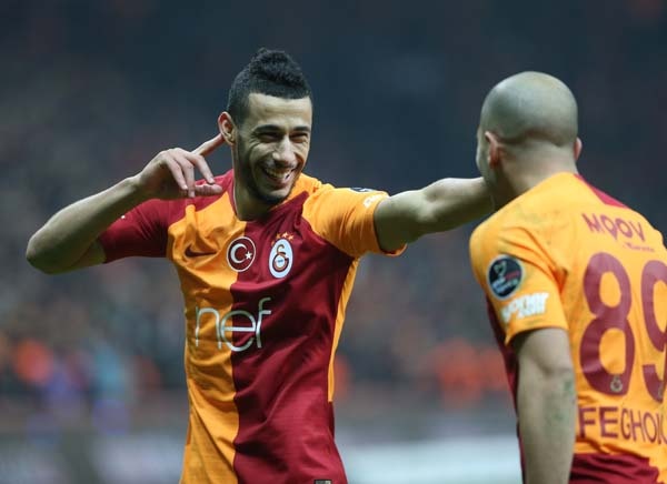 11 milyon euro ödemeye hazırlar
Al-İttihad dışında bir Suudi Arabistan kulübü daha Belhanda'ya talip oldu ve Galatasaray'a 11 milyon euro (66 milyon TL) bonservis ödemeye hazır olduğunu bildirdi. Sarı-kırmızılılar da bu teklifi sezon sonunda değerlendirme kararı aldı. Belhanda'nın yeni menajeri William D'Avila da Suudi Arabistan'daki transfer piyasasına çok hakim ve Giuliano ile Rodrigues'in satışını sağlamıştı.