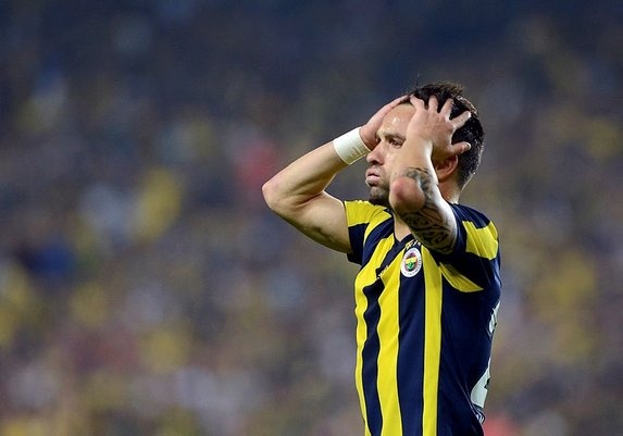 Valbuena: Aykut Kocaman ile yıldızı bir türlü barışmayan Fransız yıldız Mathıeu Valbuena'nın da iyi bir teklif gelmesi halinde satılması planlanıyor.