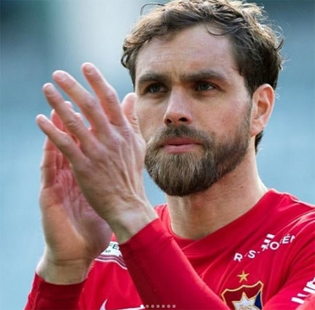 G.Saray'da görev yapabilmek için futbolculuk kariyerine nokta koyan Elmander, şu anda Kuzey Avrupa ülkelerinden sorumlu durumda. Bu ülkelerde sadece A takım değil aynı zamanda altyapılarda da oynayabilecek genç yetenekleri takip eden Johan Elmander, ayrıca başka ülkelerde oynayan İskandinav oyuncuları da radarına almış durumda.