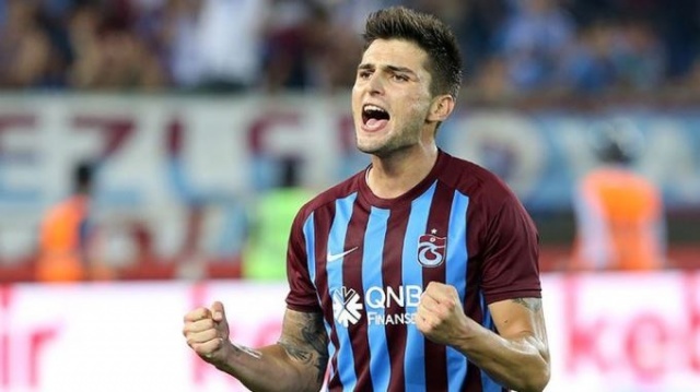Yusuf - Sosa bir arada oynar. Mesele savunma yapıyor denilen adamların savunma yapmaması. Birisi bana 'Aatif savunma yapıyor?' desin... Okay Yokuşlu - Yusuf Yazıcı - Abdülkadir Ömür Trabzonspor'un geleceği noktasında büyük bir yatırım. Okay muheşem bir oyuncu. Trabzonspor taraftarı Okay hata yaptığunda homurdanıyor ama Okay sorumluluk alıyor hatayı da ondan yapıyor.