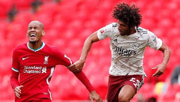 Menajerler aracılığıyla daha önce Galatasaray’ın gündemine gelen Mohamed Elneny için Mısır basını yeni bir iddia ortaya attı. Haberde, Sampdoria ile Galatasaray’ın 28 yaşındaki orta saha için yarıştığı öne sürüldü. Ancak Elneny’nin transferi şu aşamada zor gözüküyor.

Arsenal’in geçtiğimiz hafta Liverpool’u devirdiği Community Shield finalinde ilk 11’de olan Elneny, oldukça başarılı bir performans göstermişti.