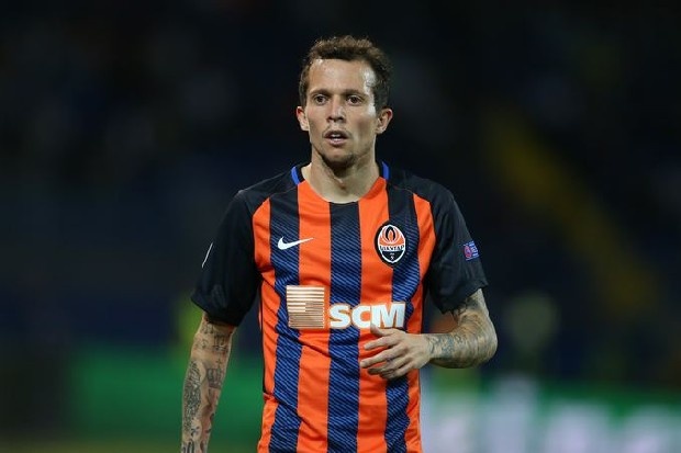 Bernard'ın da Chelsea'ye gitmek için istekli olduğu belirtilen haberde, yakın zamanda anlaşmanın çıkabileceği öne sürüldü.