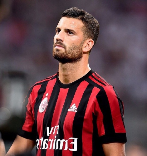 Fenerbahçe ve Fulham, Milan'ın savunma oyuncusu Mateo Musacchio'yu transfer etmek istiyor.