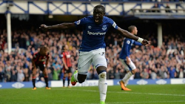 Galatasaray, Bafetimbi Gomis'in takımdan ayrılması halinde Everton forması giyen Oumar Niasse'yi transfer etmeye çalışacak. (Fanatik)