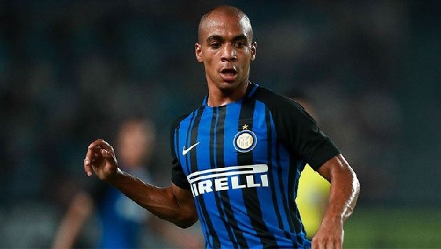 Siyah-Beyazlılar, İnter’in Portekizli 10 numarası Joao Mario için girişimlerini sürdürüyor. Portekizli futbolcuyu kiralamak için İtalyan ekibiyle görüşmelerine devam eden Kartal’ın son olarak 2 milyon Euro’luk öneride bulunduğu öğrenildi. (Fanatik)
