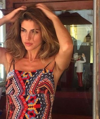 Stephanie Cayo'nun Twitter'da 800 bin takipçisi bulunuyor.