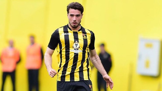 Sol beke yapılacak takviye için çalışmalarını sürdüren Beşiktaş, Umut Meraş'tan yüksek maliyeti nedeniyle vazgeçerken gündeme gelen son isim İstanbulspor'un 21 yaşındaki oyuncusu Duhan Aksu oldu. (Sabah)