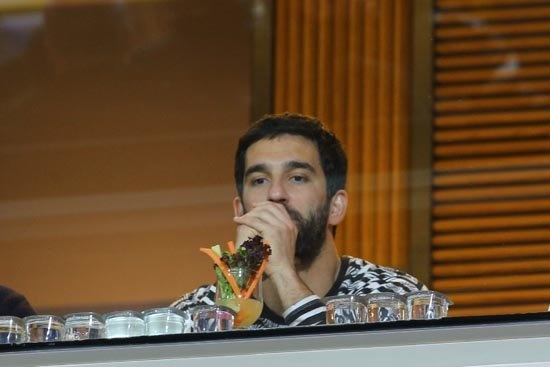 Fakat yapılan açıklamada "FC Barcelona oyuncunun UEFA transfer dönemleri içerisinde başka bir takıma transferi hakkını saklı tutmakla birlikte performansa göre bonuslar alacak. İstanbul Medipol Başakşehir’in satın alma opsiyonu bulunuyor.” bölümüyle ilgili Mundo Deportivo Gazetesi bilinmeyen bir detay açıkladı.