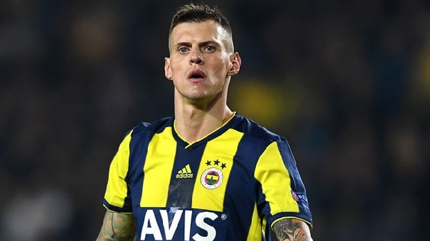 Sky Italia'da yer alan habere göre; Atalanta, Fenerbahçe'den ayrılan Slovak stoper Martin Skrtel ile görüşmelere başladı.