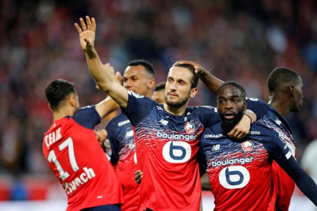 France Football’da da son dönemde antrenmanlardaki performansıyla dikkat çeken Yusuf Yazıcı’nın Bordeaux karşısında bunu tam olarak gösterdiği vurgulandı.