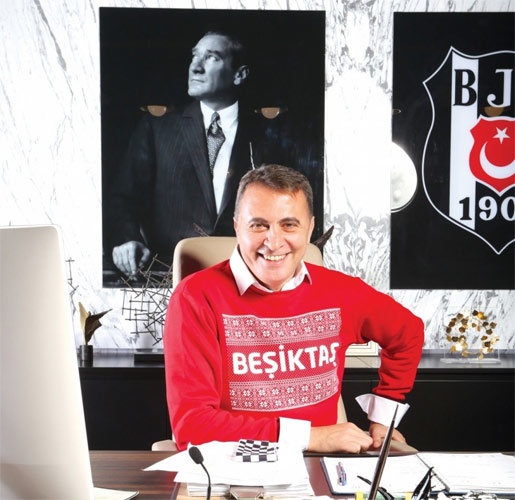 Orman’ın eski başkan Muharrem Usta yaptıkları görüşmeleri hatırlatıp yeni yönetime de aynı teklifi sunacağı belirtildi. Eğer yeni başkan ve yönetimi de bu transfere onay verirse Okay Yokuşlu gelecek sezondan itibaren Siyah-Beyazlı formayı giyecek.