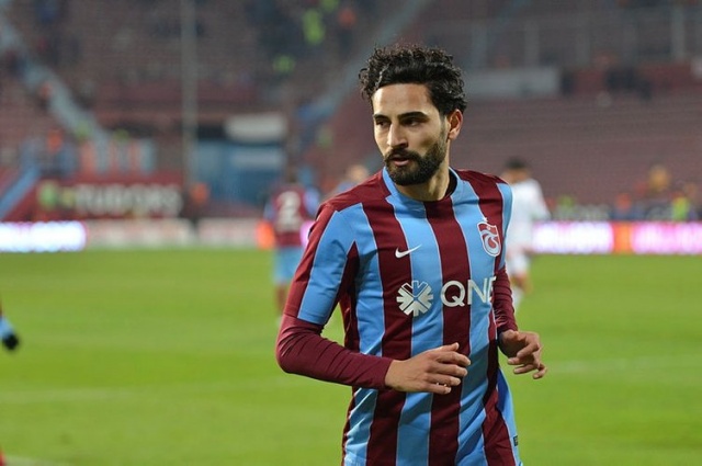5 ÖNEMLİ SORU

1- Mehmet Ekici'nin Beşiktaş'tan başka kulübe verilmemesi konusunda Trabzonspor ile Beşiktaş arasında 12 Ocak 2017'de bir sözleşme imzalandı mı?

2- Bu sözleşmeye uyulmaması halinde belirlenen cezai müeyyide 1,5 milyon Euro muydu?