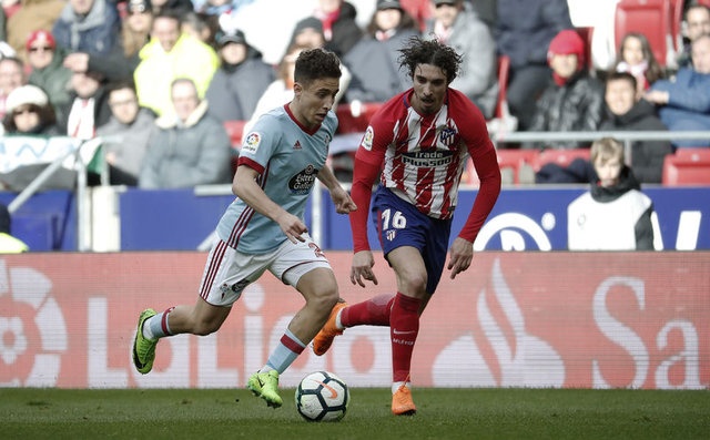 A Milli Takım teknik direktörü Mircea Lucescu, Emre Mor'un kadroda olmaması hakkında "Kendisiyle görüştüm. Emre çok hasta ve ateşi 39'a kadar çıkmıştı." sözlerini kullanmıştı.