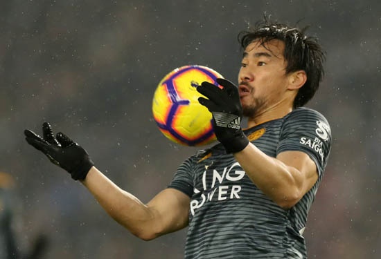 Devre arası transfer döneminde de Leicester City’den ayrılmak istediği belirtlen Japon oyuncunun, mutsuz olduğu ve yeni bir kulüp istediği öne sürüldü.
