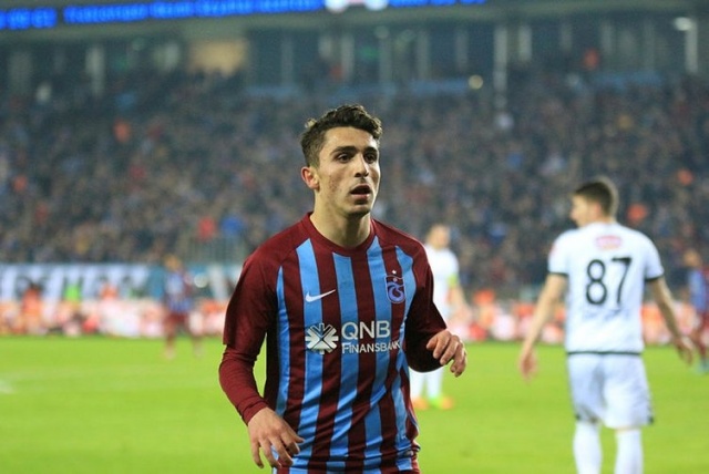 Ayrıca bir diğer İngiliz ekibi Tottenham'ın da 18 yaşındaki oyuncu için takipte olduğu öğrenildi.