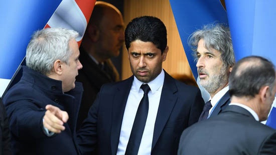 Galatasaray ve Beşiktaş'a yazılan Fellaini, PSG'ye transfer oluyor
Fransız basınında gündeme gelen iddiaya göre PSG ekibi gelecek sezon orta alanı güçlendirmek amacı ile İngiltere Premier Lig ekiplerinden Manchester United ile sözleşme yenilememe kararı alan Belçikalı orta saha oyuncusu Fellaini'ye 4 yıllık sözleşme önerdi.