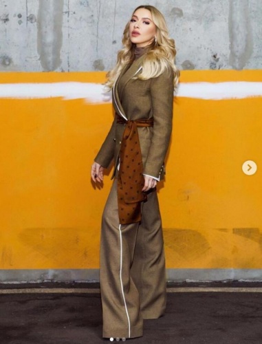 Hadise'nin gardırobu servet değerinde!
'O Ses Türkiye' yarışmasında giydiği İtalyan ve Fransız marka kıyafetleriyle dikkat çeken Hadise'nin her biri 20 ile 30 bin TL arasında değişen kostümleri gerçekten alıp almadığı merak konusuydu.