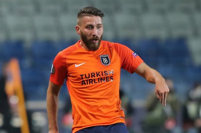 Tunay Torun'dan 1.5 yıllık imza
Süper Lig'de üst sıralarda bulmaya çalışan Rizespor’un ara transferde kadroya kattığı 5’inci isim Tunay Torun oldu. Kulüpten yapılan açıklamada, 29 yaşındaki kanat oyuncusu ile 1.5 yıllığına anlaşıldığı bildirildi.