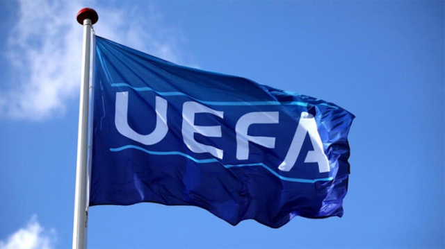 En çok merak edilen konulardan biriyse Avrupa Kupaları olmuştu. UEFA, Avrupa Ligi ve Şampiyonlar Ligi maçlarını ikinci bir karara kadar askıya aldığını açıkladı.