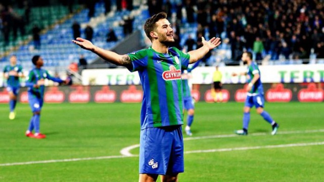 Oğulcan Çağlayan | Galatasaray
Transfer çalışmalarını sürdüren Galatasaray, Çaykur Rizespor ile olan sözleşmesi sezon sonu sonunda bitecek olan Oğulcan Çağlayan ile anlaşmaya vardı. Genç futbolcunun Sarı Kırmızılı ekipten yıllık 300 bin euro kazanacağı iddia edildi.