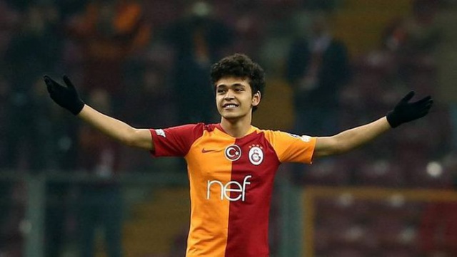 Mustafa Kapı | Trabzonspor
Trabzonspor, Galatasaray ile olan sözleşmesini uzatmadığı gerekçesiyle kadro dışı bırakılan 17 yaşındaki oyuncuyu Mustafa Kapı'yı transfer listesine aldı. Bordo mavili kulüp bu ilgisini genç oyuncuya iletirken “Avrupa’ya gitme hayalim var” dediği öğrenilen Mustafa Kapı'nın Türkiye'de ilk tercihinin Trabzonspor olacağı iddia edildi.