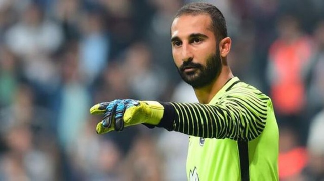 Volkan Babacan için en ciddi aday Galatasaray
Galatasaray'da Muslera dönene kadar görev yapacak yeni kaleci aranıyor. Bu mevki için ise Başakşehir'den Volkan Babacan en ciddi aday.