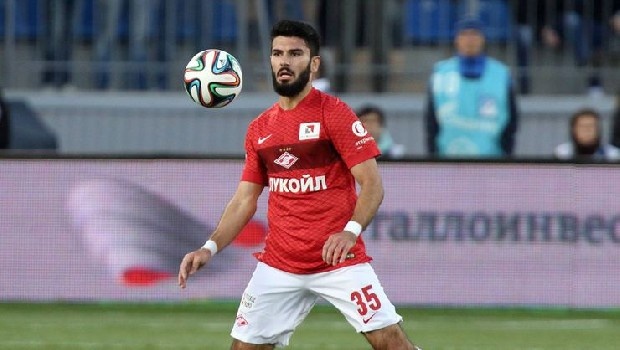 İsmi daha Beşiktaş ve Trabzonspor’la anılan 31 yaşındaki tecrübeli stoper Serdar Taşçı, menajerler tarafından Galatasaray'a önerildi. (Fanatik)
