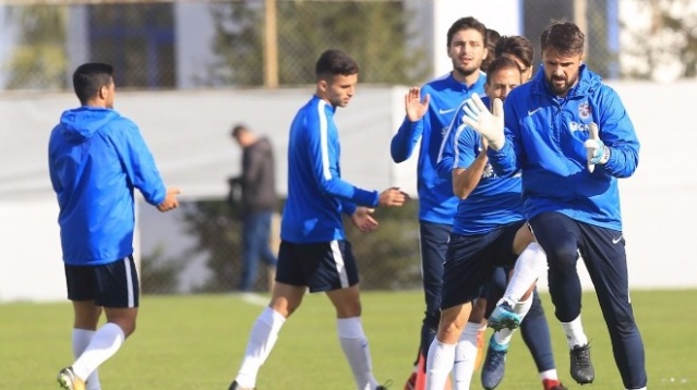Abartıldığı gibi kovma gibi bir olay yok.
