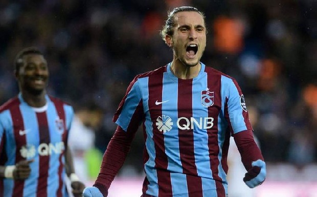 Yahoo Sport Fransa, resmi Twitter hesabından Lille ile Trabzonspor yönetimlerinin Yusuf'un transferi için görüşmelere başladığını ve milli futbolcunun da Ligue 1 ekibine gitmeyi çok istediğini yazdı.