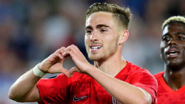 Transferde flaş gelişmeler devam ediyor. Beşiktaş'ın gündemindeki Tyler Boyd'un menajeri Orçun Yücel A Spor'a konuştu. Yücel, "Transferde Beşiktaş bir adım önde" ifadelerini kullandı.