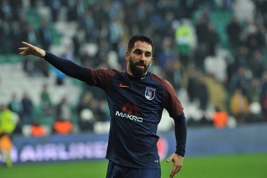 'Arda, Barça'nın gönderdiği kulübü reddemez!'
İspanyol gazetenin iddiasına göre Barcelona, Arda için gelen herhangi bir teklifi isterse kabul edilir ve Arda Turan da kulübün gönderdiği takımı reddedemez.
