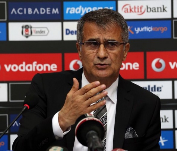 "ŞENOL GÜNEŞ'İN FUTBOL ZEKASI ÇOK İYİ"
"Şenol hocanın bize yaklaşımı çok farklı. Gerçekten bir abi gibi, bir baba gibi bize yaklaşıyordu. Sadece ilk 11'i değil bütün takımı idare ediyordu. Futbol zekası çok iyi bir hoca. Futbolculara yaklaşımı çok iyi bir hocamız."