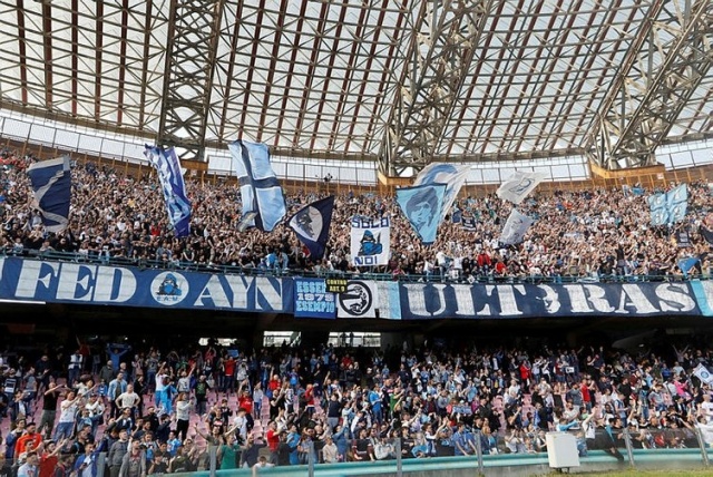 Serie A'da şampiyonluk için avantajı Juventus'a kaptıran Napoli, gelecek sezon Şampiyonlar Ligi'nde mücadele etmeyi garantiledi.