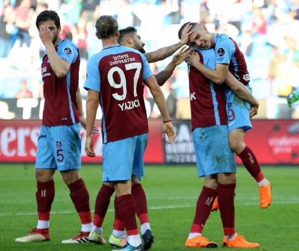* Yurt dışına veya Türkiye’nin geneline gerek yok. Karadeniz’de şehir şehir değil köy köy taraması yapalım. Karadeniz, Trabzonspor’a yeter.