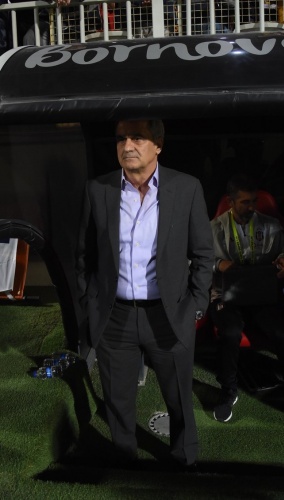 -Şenol Güneş ve oyuncular arasında artık iletişim bitmiş abi ve oyuncular da gram ruh kalmamış